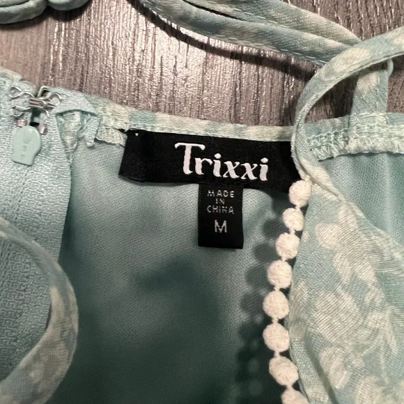 NWT Women’s Juniors' Floral-Print Keyhole Tiered Midi Dress - Picture 3 of 3